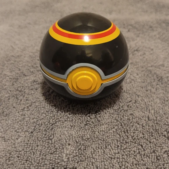 Set of 3 Clip N Go Pokemon Red and Black Pokeball Set - Picture 5 of 7